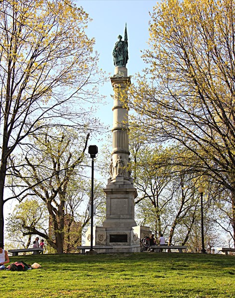 194-Памятник солдатам и морякам